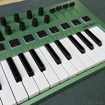 Arturia MiniLab 3 MIDI keyboard - 2