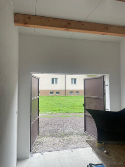 Predam garaz v Novakoch - 2