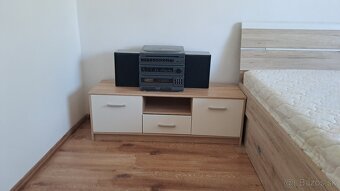 Skrinka pod televízor - 2