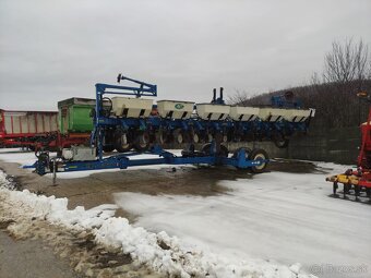 Predám sejačku Kinze - 2