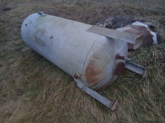 Predám 1000l nádrž na vodu - 2