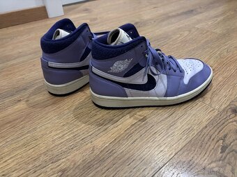 Nike Jordan 1 Mid SE Chenille Sky J - 2