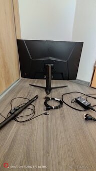 MSI Optix G27C4 27" zakrivený - 2