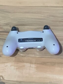 Predám DualShock na Ps4 ovládač je bez známok opotrebovania - 2