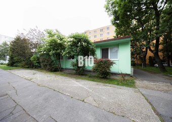 NA PREDAJ: Administratívna budova s pozemkom – Mesačná ul., - 2