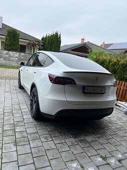 Tesla Y Performance 2022, 526 koní - 2