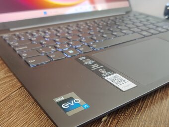 Lenovo Yoga Slim 6 - OLED - core i5-1240p / 16GB ram/512 SSD - 2