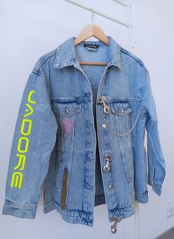 Oversize damska denim predlzena bunda s potlacou NOVA - 2