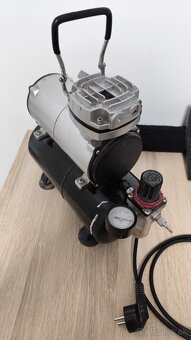 Predám airbrush kompresor Fengda AS-186 - 2