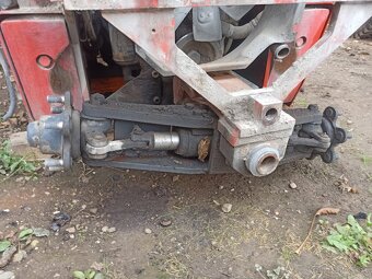 Predná vykyvna náprava na malotraktor so servom - 2