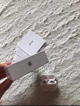 Apple AirPods 3 (3. generácia) – originál, výborný stav - 2