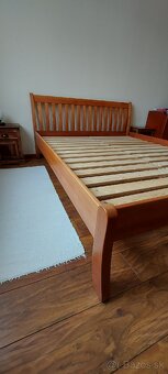 Manželská postel z masívu - 2