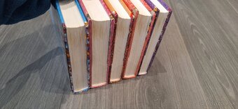 Kvety v podkroví séria - 2