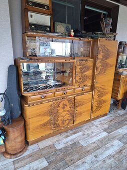 Starý nábytok vitrína - 2