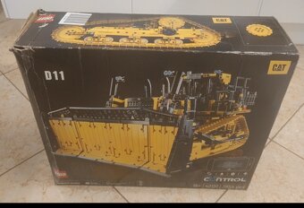 Lego technic 42131 D11 Buldozér - 2