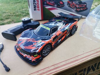 Auto na diaľkové ovládanie - 2