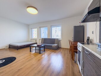 GARSÓNKA NA PREDAJ 35 m2 PETRŽALKA, BRATISLAVA - 2