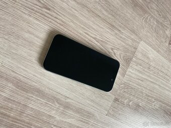 iPhone 15 128GB - 2