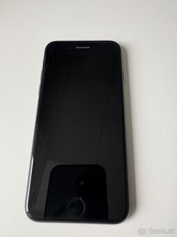 iPhone SE 2020 64GB cierny + novy kabel + nove sluchadla - 2