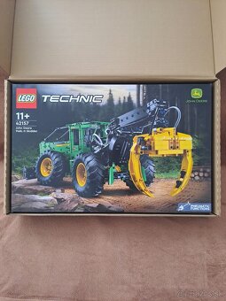 LEGO Technic 42157 Lesný traktor John Deere 948L-II - 2