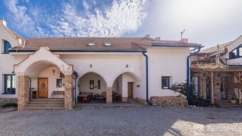 Zabehnutý penzión s reštauráciou, wellnessom a bytom pre maj - 2