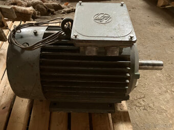 Predám elektromotor 30kw - 2