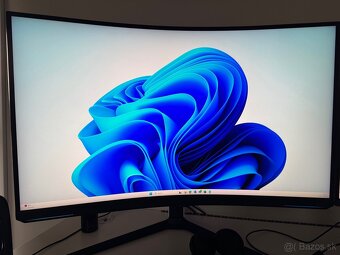 Samsung Odyssey G8 Neo 32” - 2