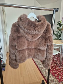 Kožušinova bundička veľkosť M,je podšitá - 2