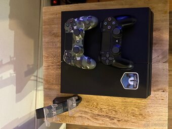 Ps4 + 2x joystick a par hier - 2