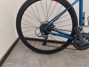 Cestný bicykel Cube Attain 58 - 2