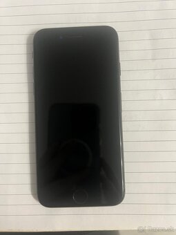 Apple iPhone 8 64GB - 2