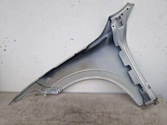 Volvo XC60 II 17- pravý predný blatnik - 2