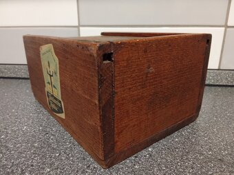 Vojenska bednicka+stara skrinka - 2