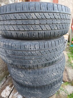 225/65 R17 Kumho univerzálne pneu - 2
