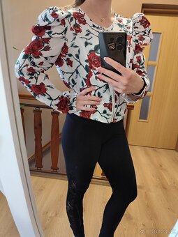 Biela blúzka / sako s kvietkami na zips - 2
