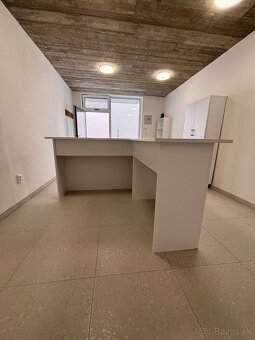 Kancelária, predajňa, bar, stena - 2