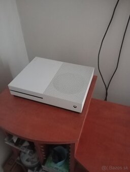 Predam Xbox one a hry - 2