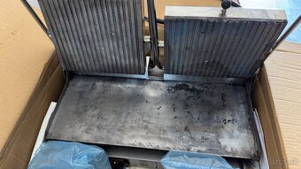 Kontaktný gril RED FOX - 2