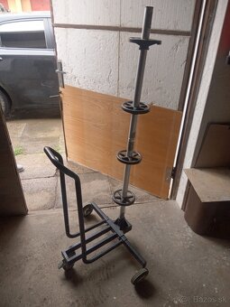 pojazdny stojan na pneumatiky - 2