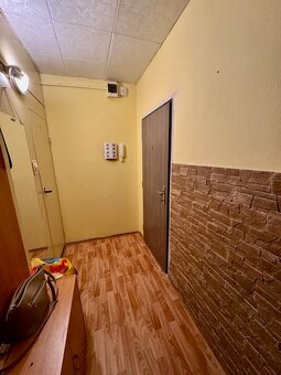 Na predaj priestranný 2 izbový byt neďaleko centra - 2