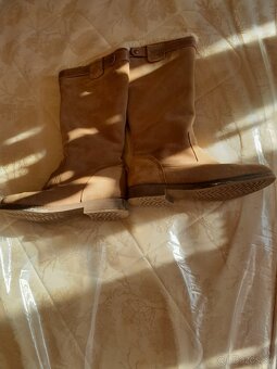 Predam damske cizmy - 2