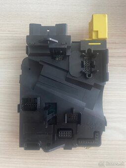 Podvolantova riadiacia jednotka - 2