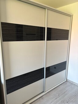 Šatníková skriňa - 2