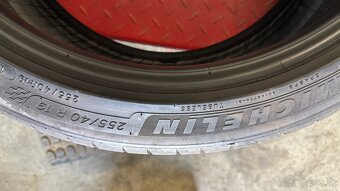 Letné pneumatiky gumy 255/40 r19 - 2