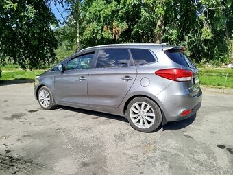 Kia Carens - 2