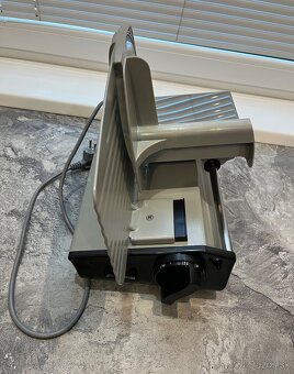 ETA Questo nárazový stroj 130W - 2