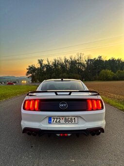 2021 FORD MUSTANG GT 5.0 V8 331 KW - EDICE 55. VÝROČÍ - 2