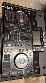 Pioneer XDJ-RX2 + Zomo rack - 2