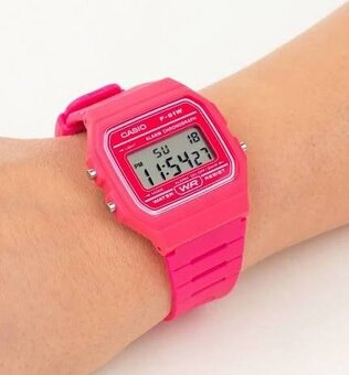 Predám hodinky Casio F91-W pink - 2