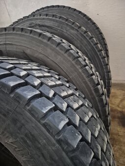 275 70 R22,5  Bridgestone M729 - 2
